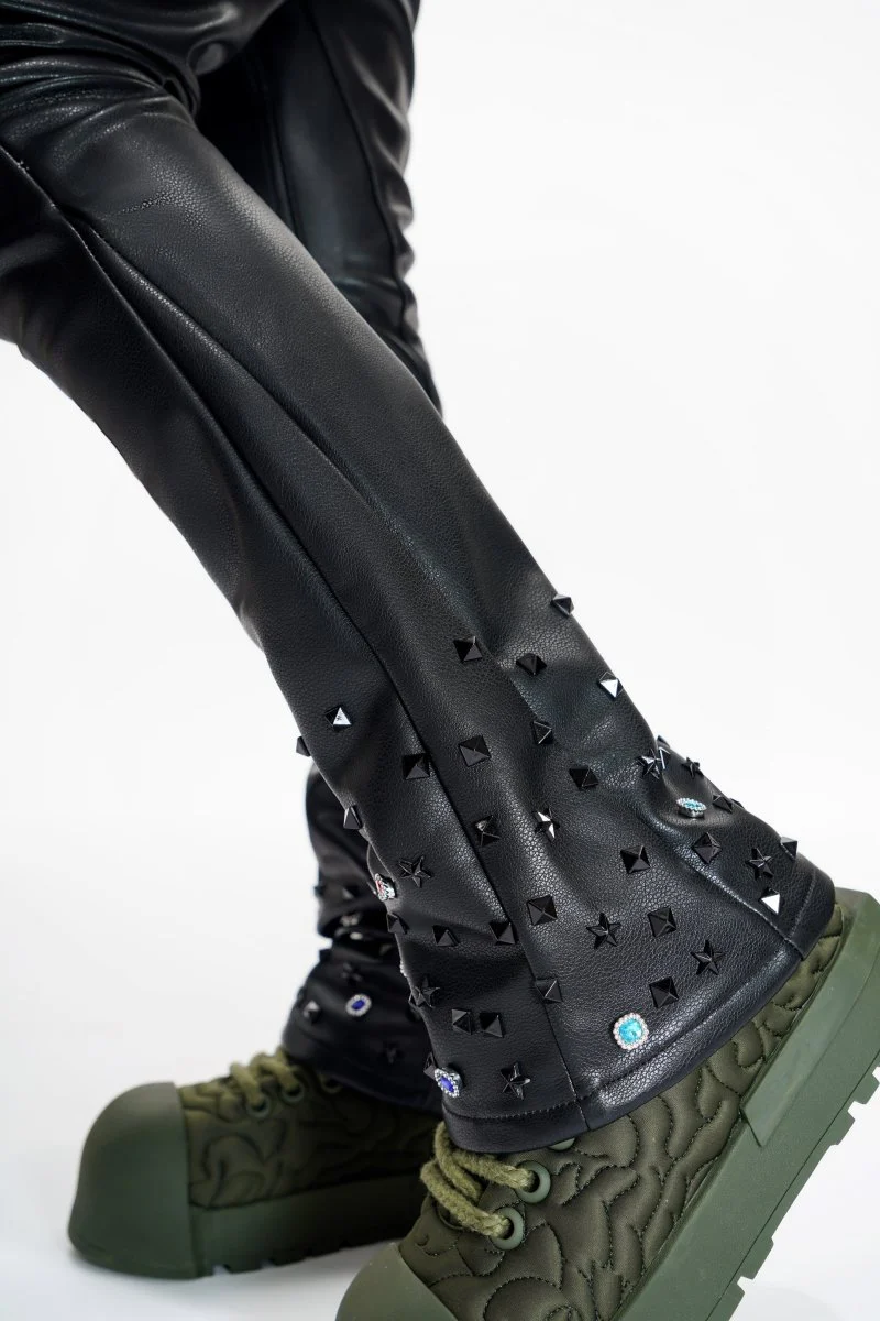 Ion Black Leather Stacked - Image 5